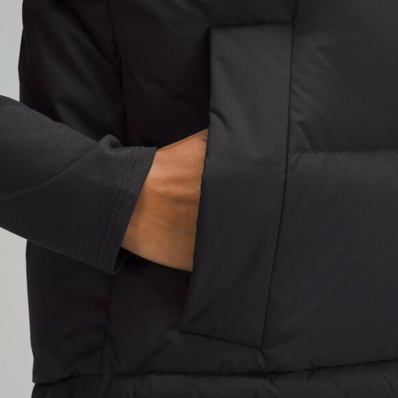 ⭐️HOST PICK⭐ Lululemon X Vancouver Canucks: Ladies Wunder Puff Cropped Orca Vest - Picture 15 of 16